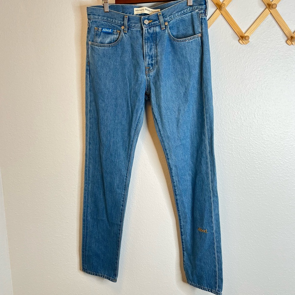Advisory Board Crystals Abcd. Men’s light wash denim jeans size 32
